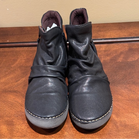 Josef Seibel Fergey 24 Boot with Ruching Detail and Double Zippers, US 6, EU 37 - Picture 3 of 12